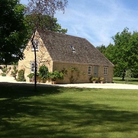 Gardeners Cottage Crudwell Екстериор снимка