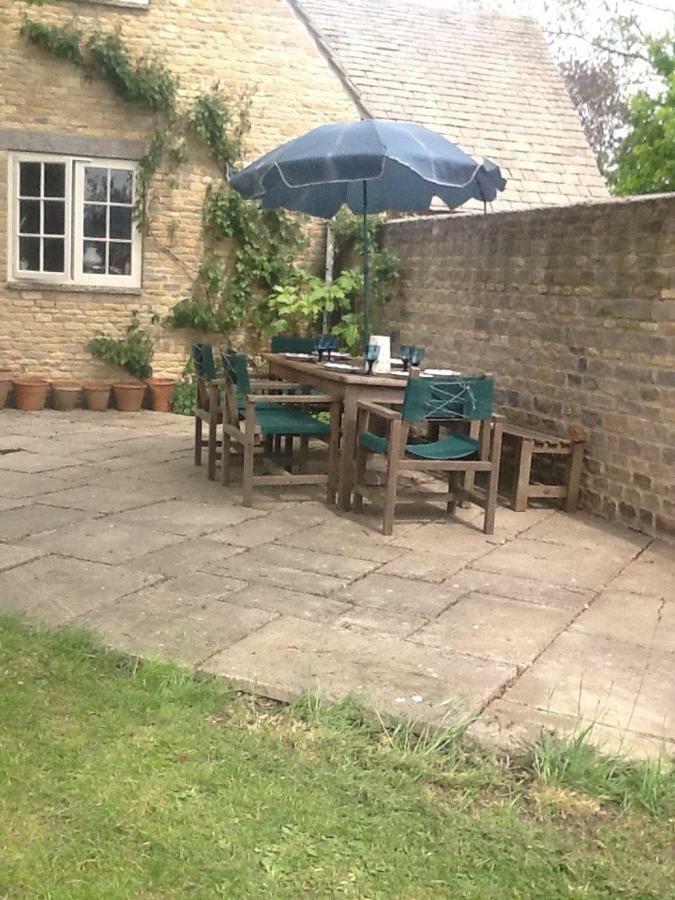 Gardeners Cottage Crudwell Екстериор снимка